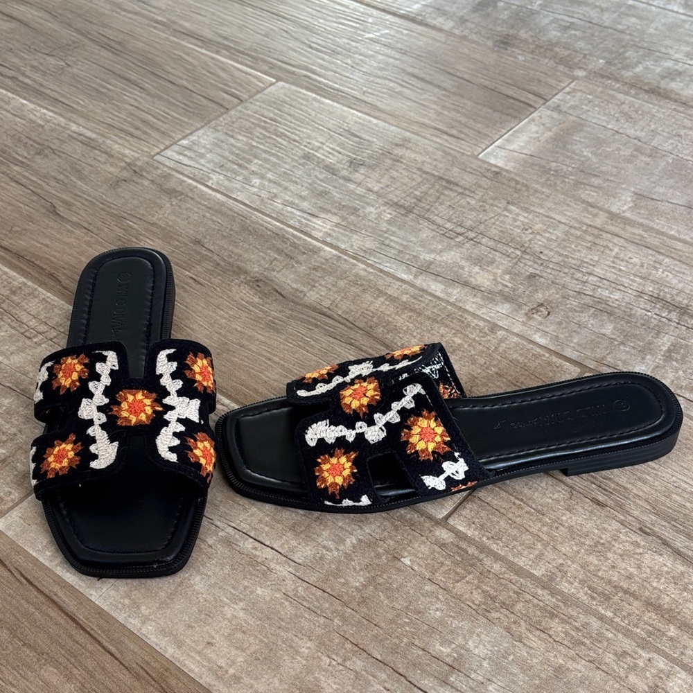 Wild Diva Crochet Cutout Sandals With Floral Detailing Across Strap. NWOT